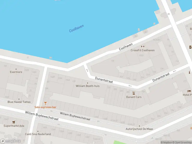 Ambulance met gepaste spoed naar de Coolhaven in Rotterdam