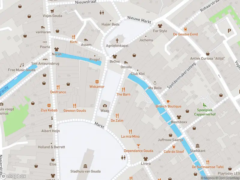 Ambulance met gepaste spoed naar de Achter de Waag in Gouda