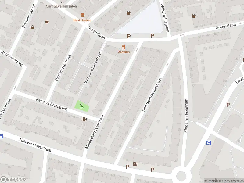 Ambulance met grote spoed naar de Middelharnissestraat in Schiedam