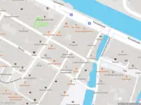 Ambulance met gepaste spoed naar de Koningsstraat in Alkmaar