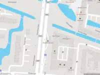 Brandweer met grote spoed naar de Eisenhowerlaan in Alphen aan den Rijn vanwege voertuigbrand