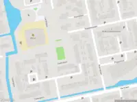 Ambulance met grote spoed naar de Cederplein in Leimuiden