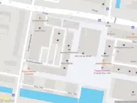 Ambulance met gepaste spoed naar de Plein 1953 in Rotterdam