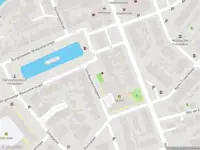Ambulance met grote spoed naar de Sint Maartensregtplein in Schipluiden