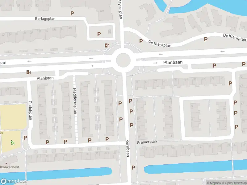 Ambulance met grote spoed naar de Kernbaan in Zoetermeer