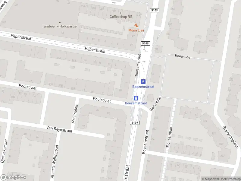 Ambulance met grote spoed naar de Boezemstraat in Rotterdam