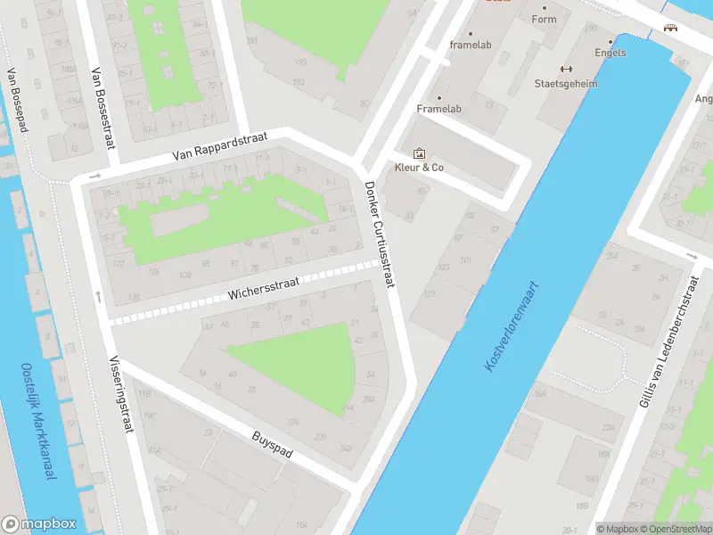 Ambulance met grote spoed naar de Wichersstraat in Amsterdam