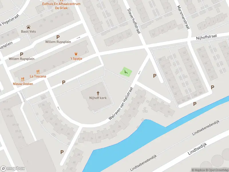 Ambulance met grote spoed naar de Walraven van Hallstraat in Zwijndrecht