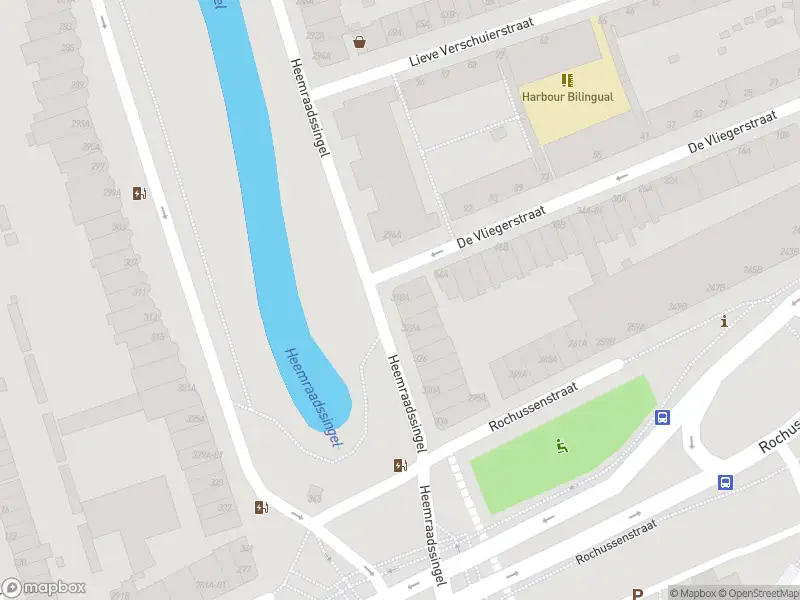 Ambulance met grote spoed naar de Heemraadssingel in Rotterdam