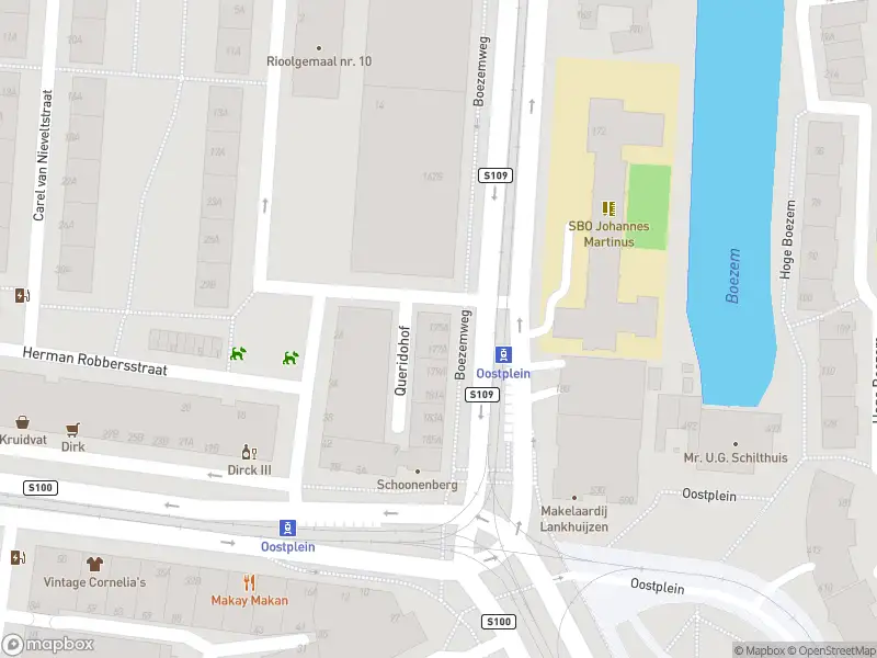 Ambulance met grote spoed naar de Boezemweg in Rotterdam