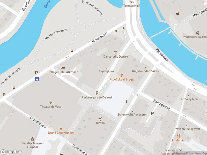 Brandweer met gepaste spoed naar de Paternosterstraat in Alkmaar vanwege een liftopsluiting