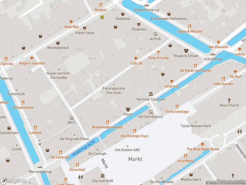 Ambulance met grote spoed naar de Vrouwjuttenland in Delft