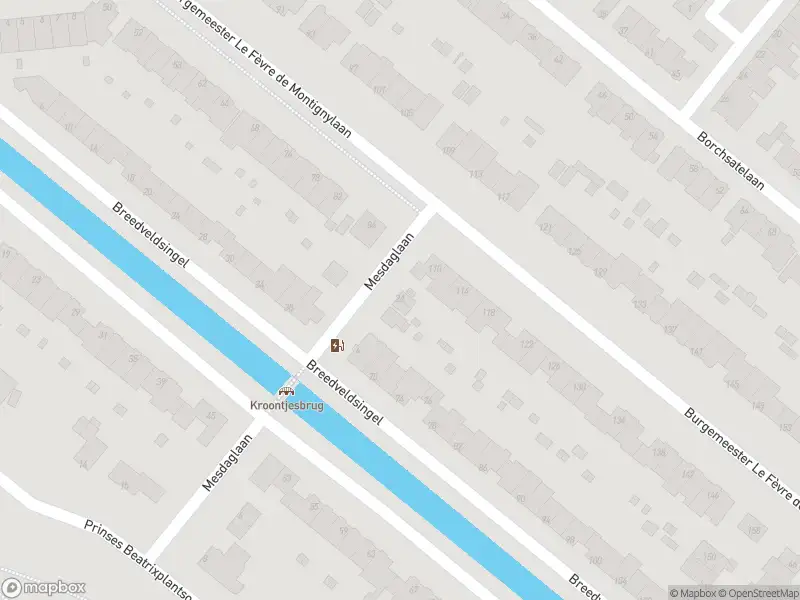 Ambulance met gepaste spoed naar de Mesdaglaan in Rotterdam