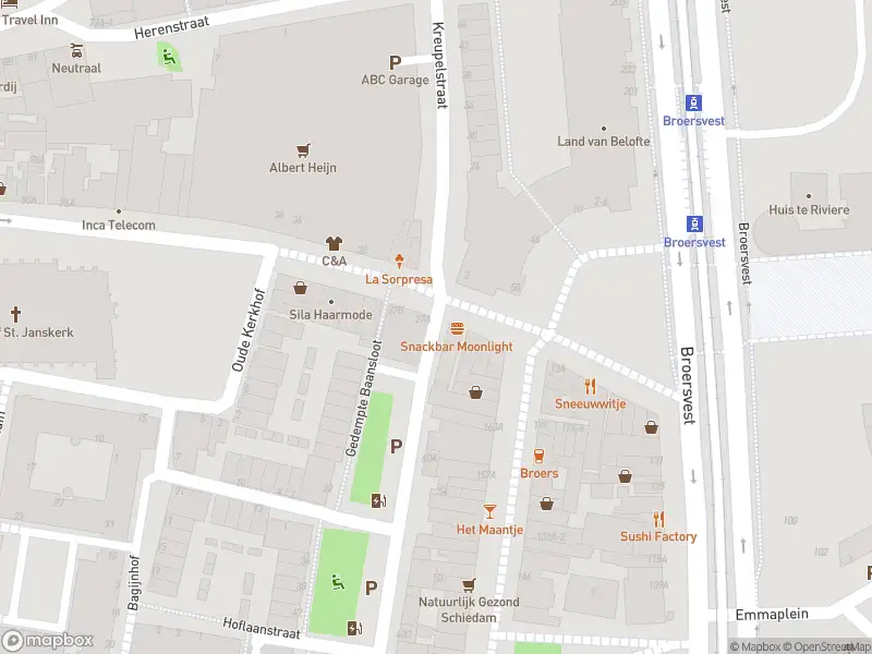 Ambulance met grote spoed naar de Lange Kerkstraat in Schiedam