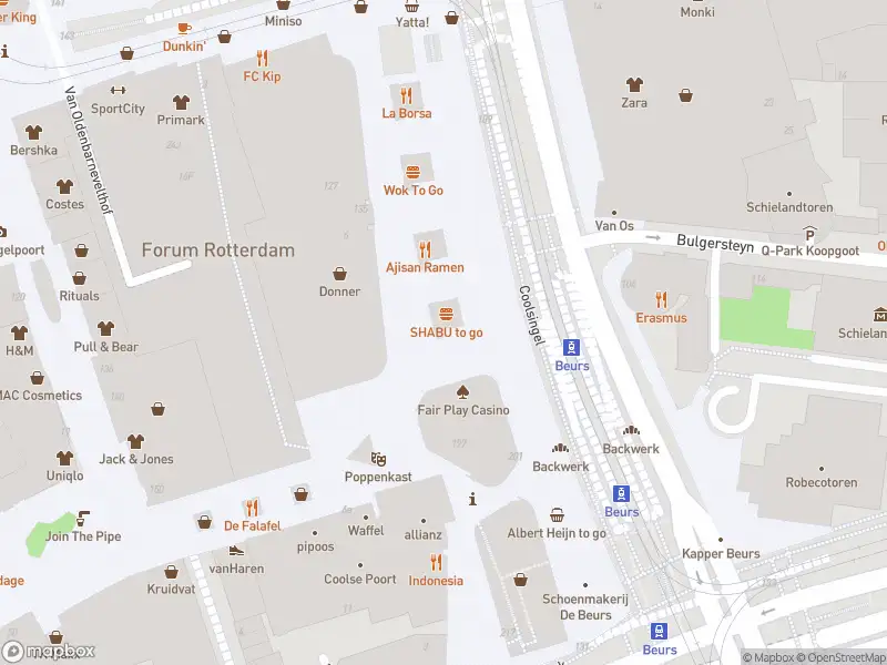 Ambulance met gepaste spoed naar de Coolsingel in Rotterdam