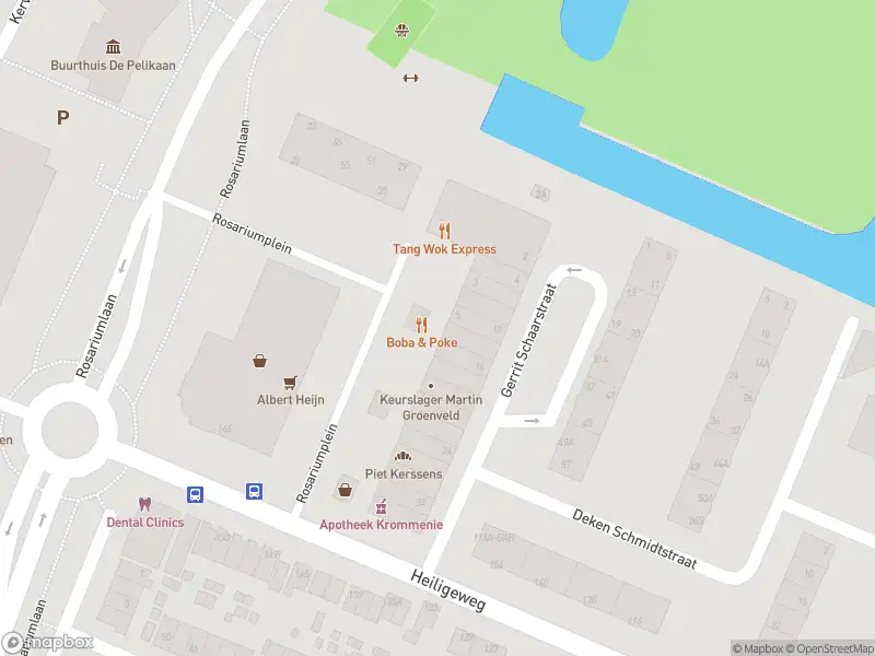 Ambulance met grote spoed naar de Rosariumplein in Krommenie