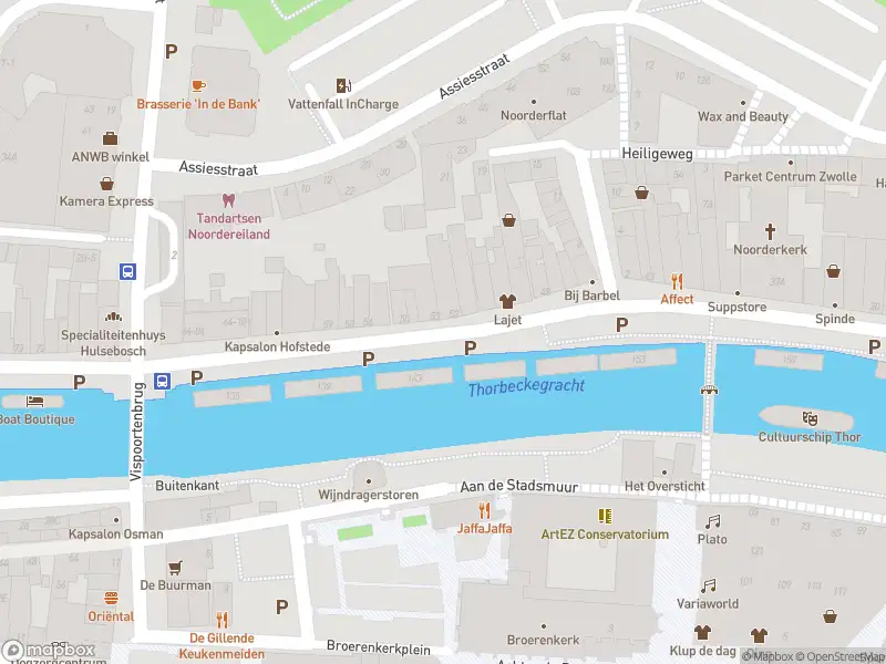 Brandweer met gepaste spoed naar de Assiesstraat in Zwolle vanwege een liftopsluiting