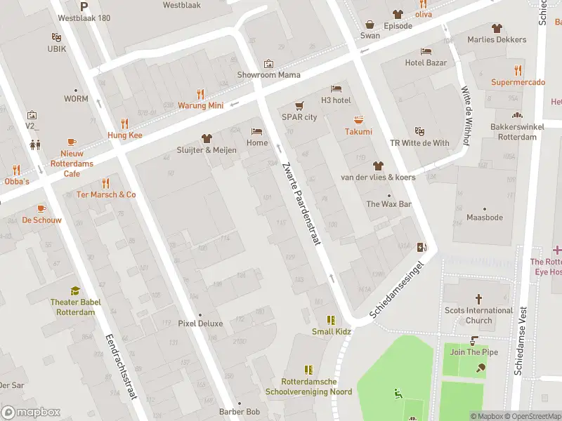 Ambulance met grote spoed naar de Zwarte Paardenstraat in Rotterdam