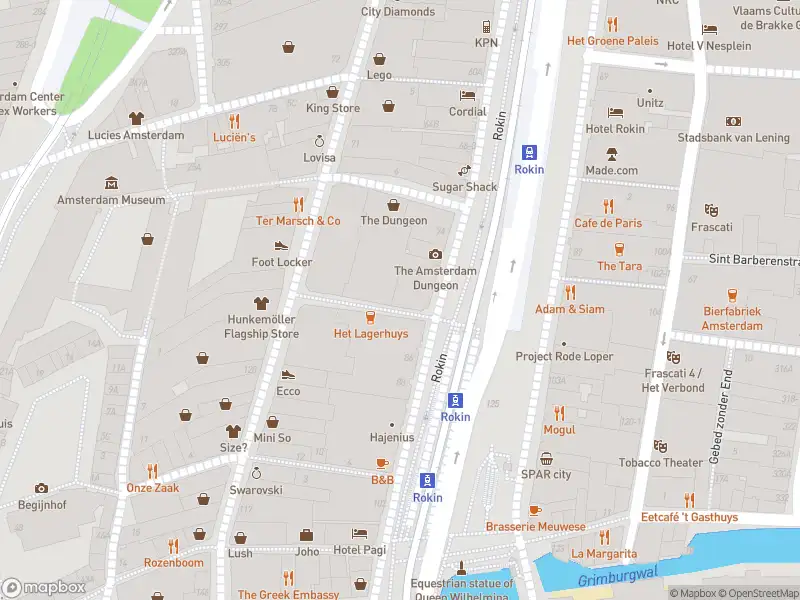 Ambulance met gepaste spoed naar de Enge Kapelsteeg in Amsterdam