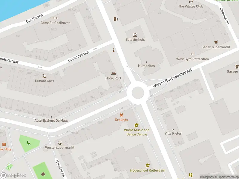 Ambulance met grote spoed naar de Pieter de Hoochweg in Rotterdam