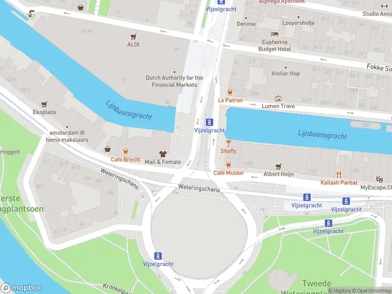 Ambulance met grote spoed naar de Nieuwe Vijzelstraat in Amsterdam