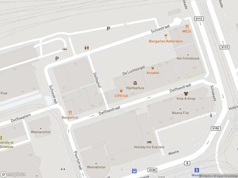 Ambulance met grote spoed naar de Delftsehof in Rotterdam