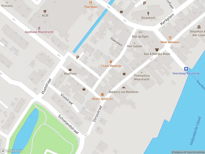 Ambulance met grote spoed naar de West Buurtstraat in Moordrecht