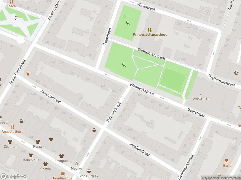 Ambulance met grote spoed naar de Tollensstraat in Rotterdam