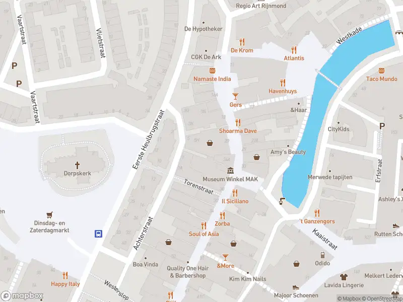 Ambulance met gepaste spoed naar de Voorstraat in Spijkenisse