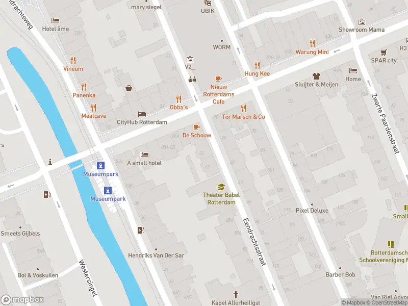 Ambulance met grote spoed naar de Eendrachtsstraat in Rotterdam