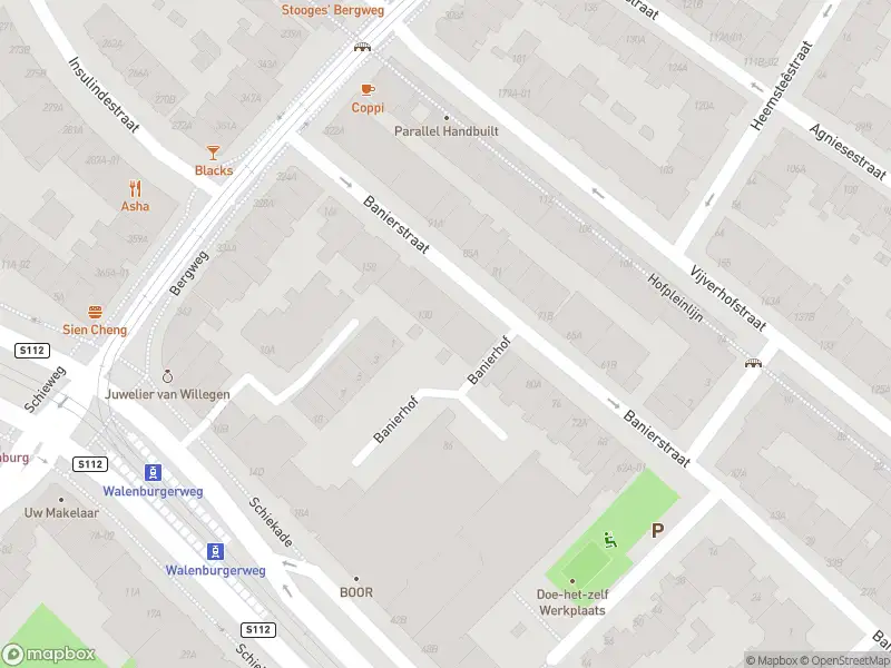 Ambulance met grote spoed naar de Banierstraat in Rotterdam