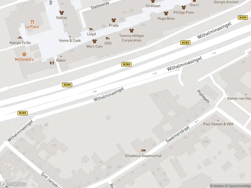 Ambulance met grote spoed naar de Wilhelminasingel in Roermond