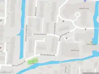 Ambulance met grote spoed naar de Molenwerf in Lekkerkerk