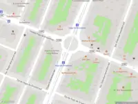 Ambulance met grote spoed naar de Derde Hugo de Grootstraat in Amsterdam