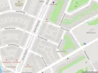 Ambulance met gepaste spoed naar de Resedastraat in Amsterdam