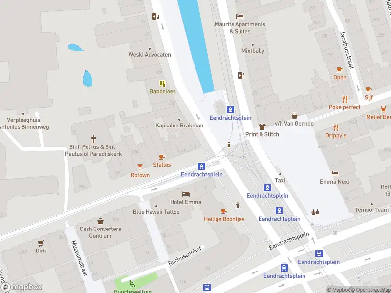 Ambulance met grote spoed naar de Nieuwe Binnenweg in Rotterdam