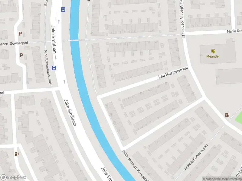 Ambulance met gepaste spoed naar de Lau Mazirelstraat in Spijkenisse