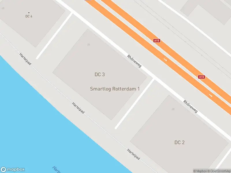 Brandweer met gepaste spoed naar de Rhôneweg in Europoort Rotterdam