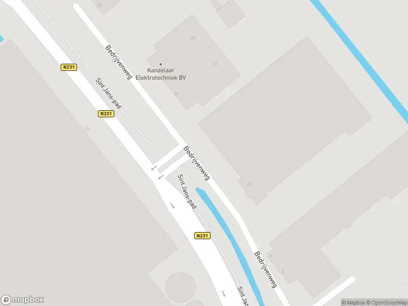 Ambulance met grote spoed naar de Bedrijvenweg in De Kwakel