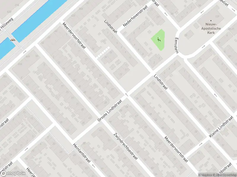 Ambulance met gepaste spoed naar de Groote Lindtstraat in Rotterdam