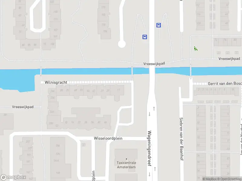 Brandweer met gepaste spoed naar de Wilnisgracht in Amsterdam