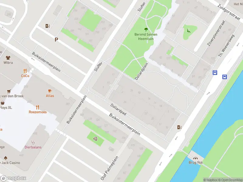 Ambulance met grote spoed naar de Dollardplein in Amsterdam