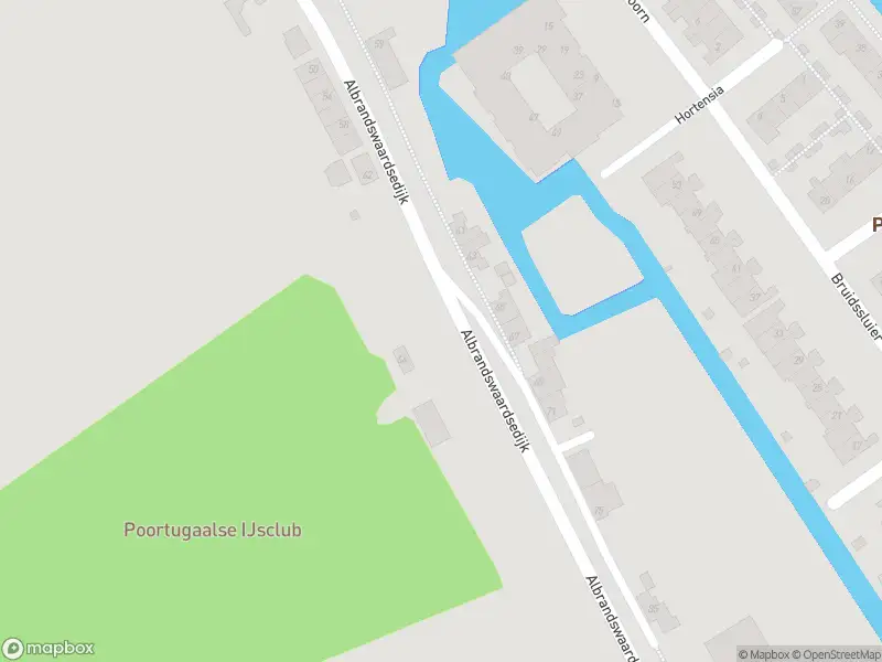 Ambulance met grote spoed naar de Albrandswaardsedijk in Poortugaal