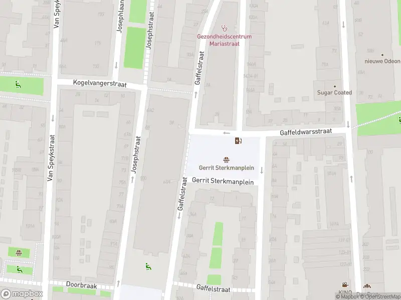 Ambulance met gepaste spoed naar de Gaffelstraat in Rotterdam