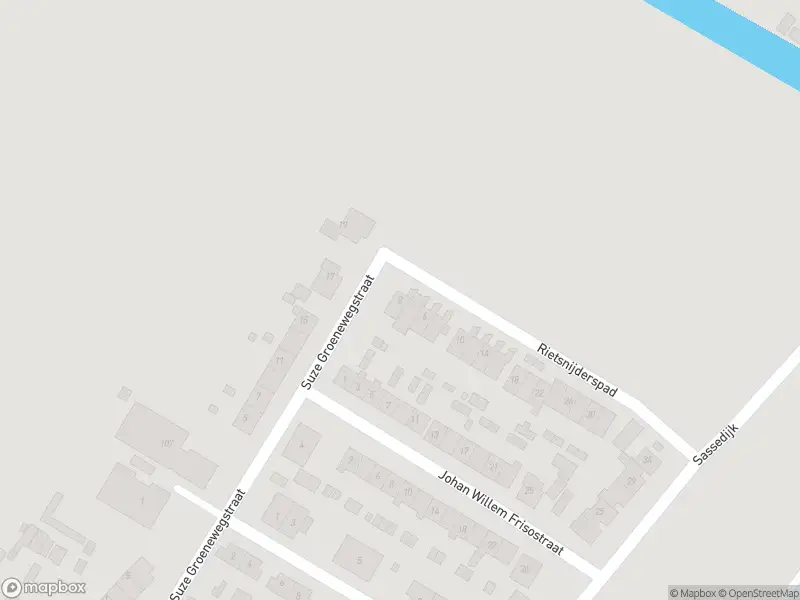 Ambulance met grote spoed naar de Rietsnijderspad in Strijensas