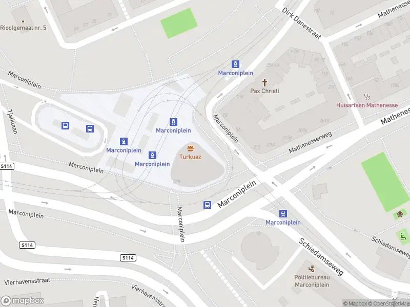 Ambulance met grote spoed naar de Marconiplein in Rotterdam