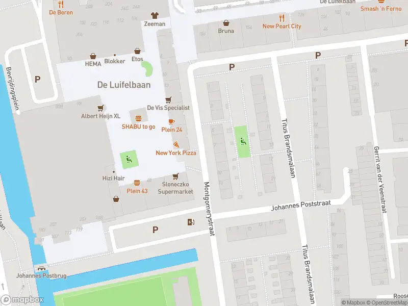 Ambulance met grote spoed naar de Bachstraat in Leiden