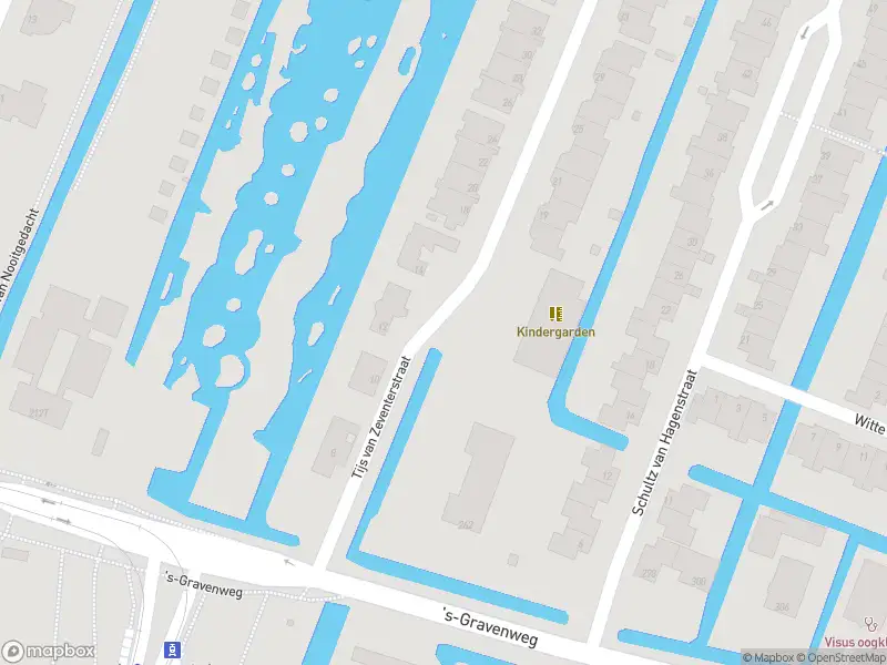 Ambulance met gepaste spoed naar de Tijs van Zeventerstraat in Rotterdam