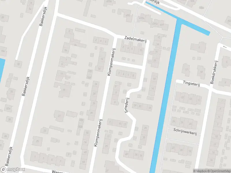 Ambulance met gepaste spoed naar de Klompenmakerij in Barendrecht