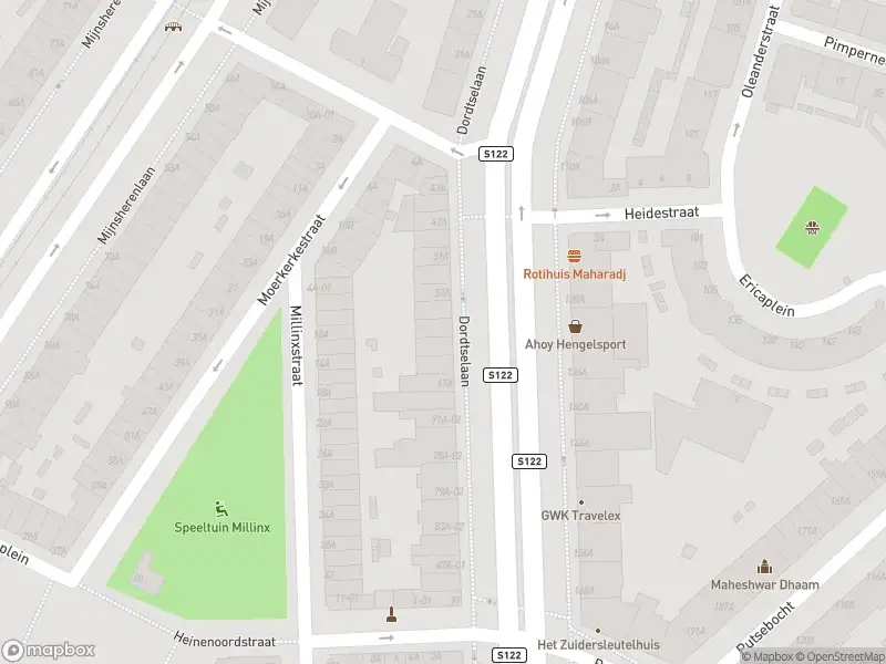 Ambulance met grote spoed naar de Dordtselaan in Rotterdam